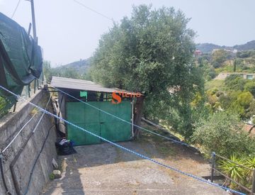 Giardino - Rustico, casale in Vendita in zona Castelvecchio a Imperia