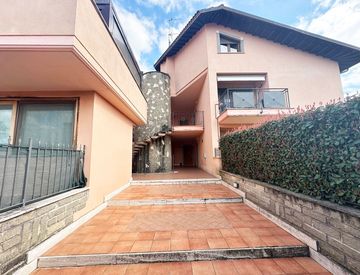 Terrazza - Quadrilocale in Vendita in Via Primo Levi 23 a Civita Castellana