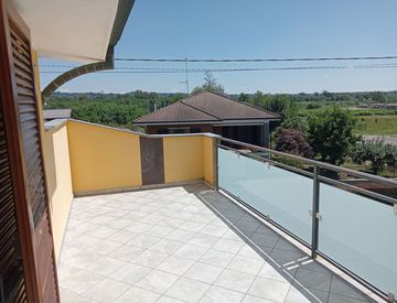 Terrazza - Trilocale in Vendita in Via G. Marconi 72 a Serravalle Sesia