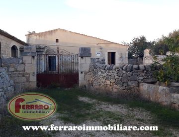 Foto 1 di 28 - Rustico, casale in Vendita in Contrada Passo Salina a Scicli