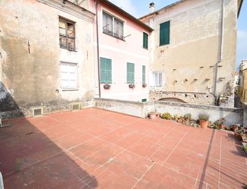Terrazza - Rustico, casale in Vendita in Via Meloria a Diano Castello