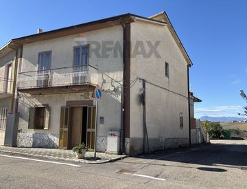 Facciata - Casa indipendente in Vendita a Sant'Arcangelo Trimonte