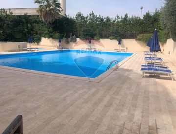 Piscina - Bilocale in Affitto in Via Olindo Guerrini 13 a Roma