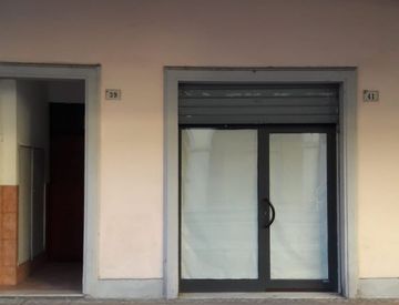 Foto 1 di 7 - Locale commerciale in Vendita in EMILIA a Castel Bolognese