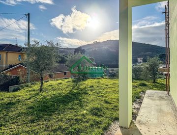 Foto 1 di 32 - Quadrilocale in Vendita in Via Caramagna 170 a Imperia