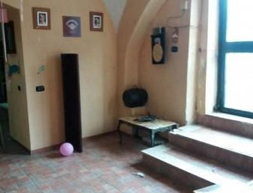 Sala - Locale commerciale in Vendita in Via Camillo Guerra 13 a Napoli