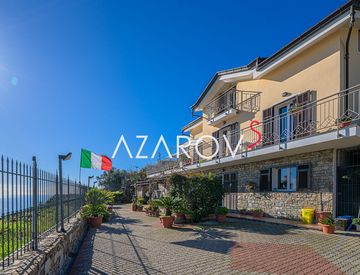 Foto 1 di 37 - Villa in Vendita in Strada Bonmoschetto 95 A a Sanremo