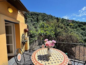 Terrazza - Quadrilocale in Vendita in Via Fontana a Dolcedo