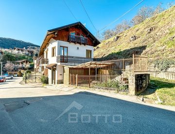 Foto 1 di 23 - Casa indipendente in Vendita in Strada Comunale per Borgosesia a Cellio con Breia