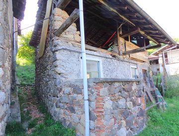 Foto 1 di 4 - Rustico, casale in Vendita in Frazione Lovario a Borgosesia