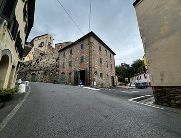 Rustico Casale in Vendita in Localit Quarata 17 a Arezzo 310mq