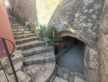 Foto 1 di 20 - Casa indipendente in Vendita in Via Maria Paterno' Arezzo a Ragusa