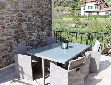 Foto 1 di 40 - Casa indipendente in Vendita a Dolceacqua