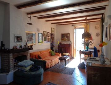 Soggiorno - Quadrilocale in Vendita in zona Centro a Pigna