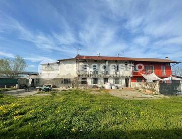 Foto 1 di 20 - Rustico, casale in Vendita in Corso Repubblica 4 -7 a Borgo d'Ale