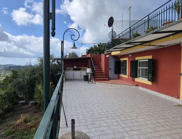 Terrazza - Trilocale in Affitto in Via Monterusso a Pozzuoli