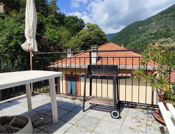 Terrazza - Appartamento in Vendita in Via Lavinella 1 a Rezzo