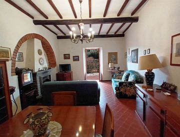 Soggiorno - Quadrilocale in Vendita in zona Centro a Cetona