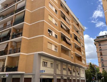 Vista - Bilocale in Vendita in Via Campi Bisenzio a Roma