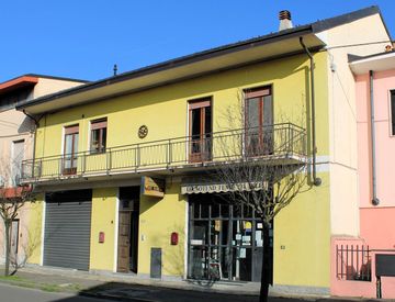 Foto 1 di 47 - Casa bifamiliare, trifamiliare in Vendita in Via Vercelli 10 a Trino