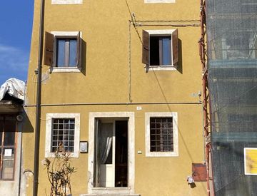Vista - Casa indipendente in Vendita in zona Brognoligo-Costalunga a Monteforte d'Alpone