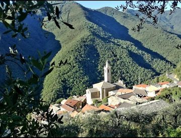 Foto 1 di 20 - Bilocale in Vendita in Cenova a Rezzo