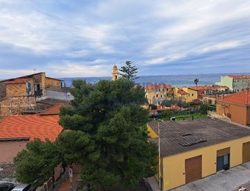 Foto 1 di 16 - Quadrilocale in Vendita in Via Aurelia Ponente a Santo Stefano al Mare
