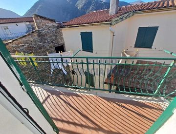 Terrazza - Casa bifamiliare, trifamiliare in Vendita in Via Castello a Montalto Carpasio