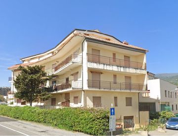 Foto 1 di 9 - Trilocale in Vendita in Via Firenze a Gizzeria