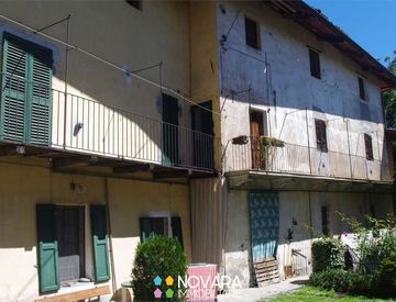 Foto 1 di 38 - Rustico, casale in Vendita in Via Dante Alighieri a Roasio