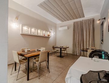 Soggiorno - Ristorante in Vendita in Corso Carlo e Nello Rosselli 54 a Torino