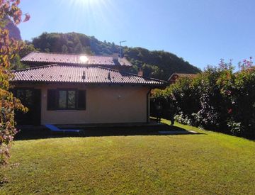 Foto 1 di 44 - Villa in Vendita in Via per scopelletto 24 /D a Varallo