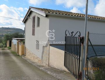 Foto 1 di 50 - Villa in Vendita in Contrada Pezze a Chiaramonte Gulfi