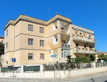 Vista - Trilocale in Vendita in Via Andrea Doria 4 a Brindisi