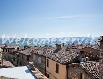 Foto 1 di 24 - Appartamento in Vendita in Via Todi a Todi