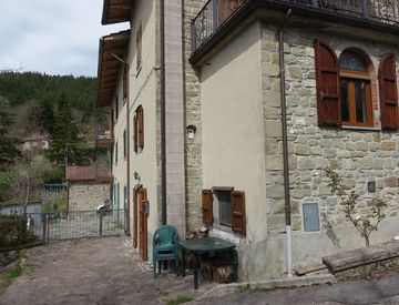 Facciata - Quadrilocale in Vendita a Chiusi della Verna