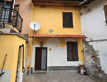 Foto 1 di 13 - Rustico, casale in Vendita in Via Cairoli a Fontanetto Po