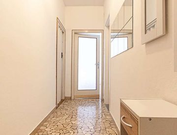 Foto 1 di 24 - Bilocale in Vendita in Via della Visitazione a Bolzano