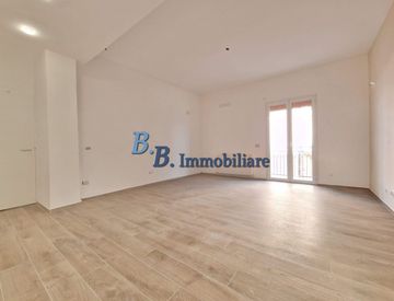 Stanza - Quadrilocale in Vendita in Corso dei Mille a Alcamo
