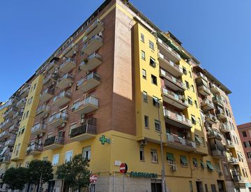 Vista - Trilocale in Vendita in Via Giuseppe Perrucchetti a Roma