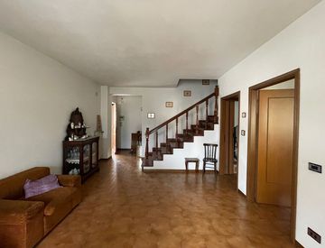 Soggiorno - Quadrilocale in Vendita in Via ROMA a Pontremoli