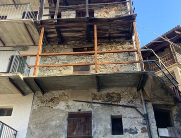 Foto 1 di 17 - Baita, bungalow, chalet, trullo in Vendita in Località Salaro superiore a Varallo