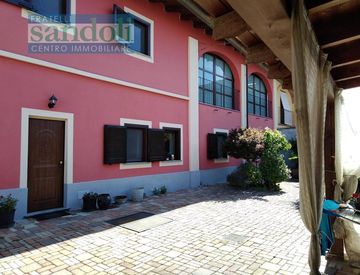 Foto 1 di 11 - Casa indipendente in Vendita in Via XXIV Maggio a Asigliano Vercellese