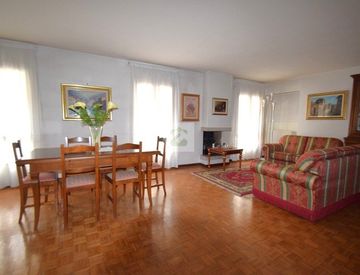 Soggiorno - Quadrilocale in Vendita in Via Fratelli Pasini 10 a Schio