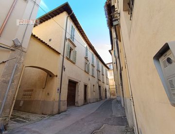 Vista - Trilocale in Vendita in Via Centuroni a Rieti