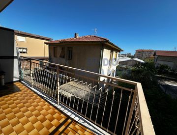 Terrazza - Bilocale in Vendita in Via Levà a Taggia