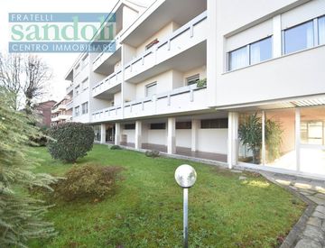 Foto 1 di 29 - Quadrilocale in Vendita in Via Gaetano Donizetti a Vercelli