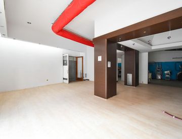 Stanza - Locale commerciale in Vendita in Via Gioacchino Toma 47 a Lecce