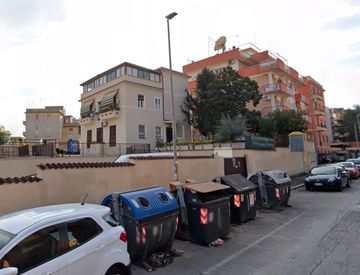 Foto 1 di 2 - Bilocale in Vendita in Via Arnaldo da Brescia 55 a Canosa di Puglia