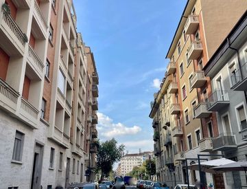 Vista - Locale commerciale in Vendita in Via Fratelli Carle a Torino